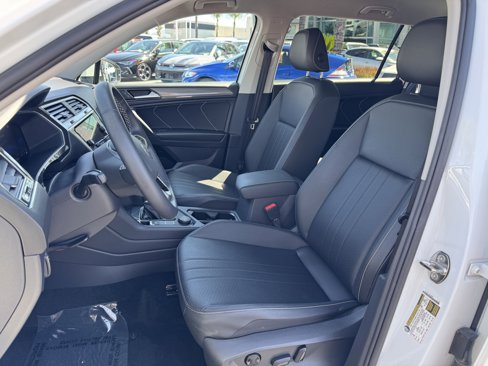 Certified 2023 Volkswagen Tiguan SE image 16