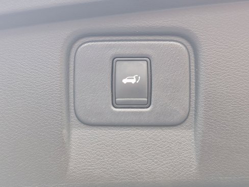 Used 2018 Nissan Murano SL w/ Moonroof Package image 32