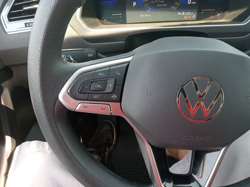 Used 2022 Volkswagen Tiguan S image 35