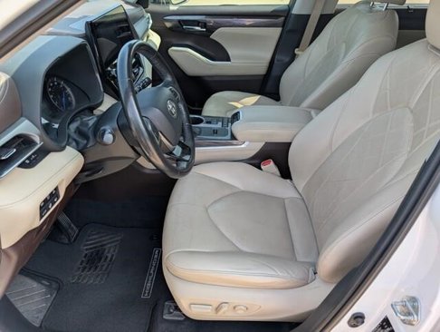 Used 2021 Toyota Highlander Platinum image 23