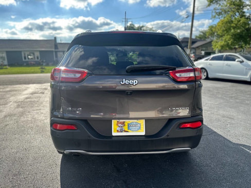 Used 2018 Jeep Cherokee Limited image 4
