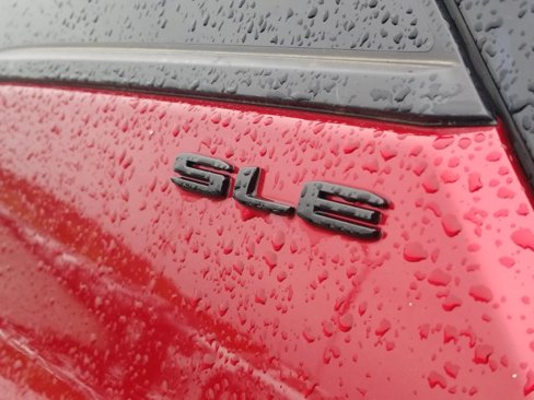 Used 2022 GMC Terrain SLE w/ Driver Convenience Package image 13