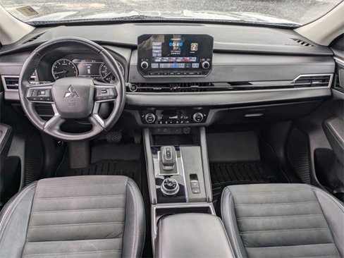 Used 2022 Mitsubishi Outlander SE image 18