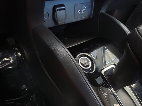Used 2024 Nissan Versa SV image 16