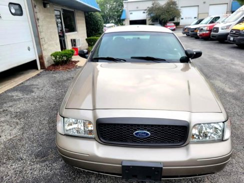 Used 2007 Ford Crown Victoria Police Interceptor image 11