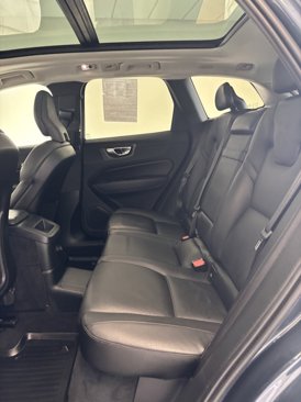Used 2019 Volvo XC60 T8 Momentum w/ Premium Package image 22