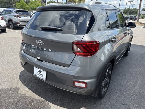 New 2025 Hyundai Venue SEL image 4