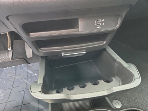 New 2026 Chrysler Voyager LX image 21