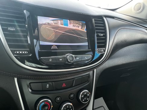 Used 2020 Chevrolet Trax LT image 16