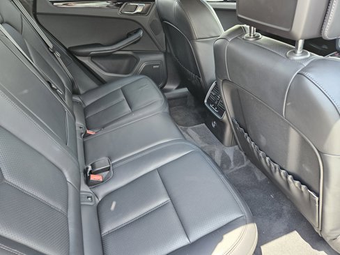 Certified 2024 Porsche Macan image 39