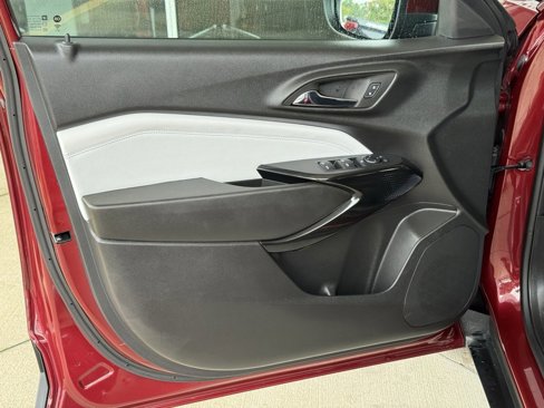 Used 2024 Chevrolet Trax LT image 25