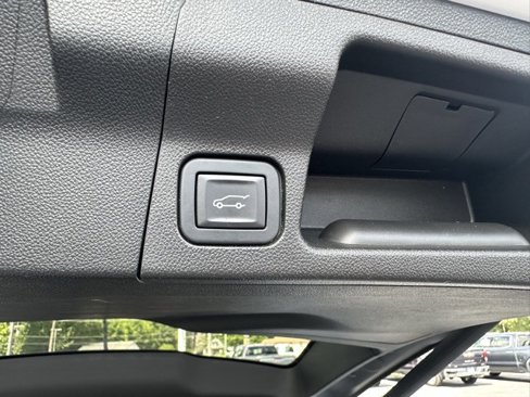 Used 2018 GMC Acadia SLT image 13