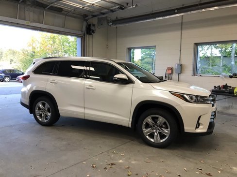 Certified 2018 Toyota Highlander Limited image 2