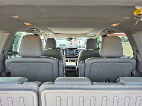 Used 2017 Toyota Highlander Limited Platinum image 46