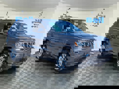 Used 2018 Jeep Grand Cherokee Laredo image 6