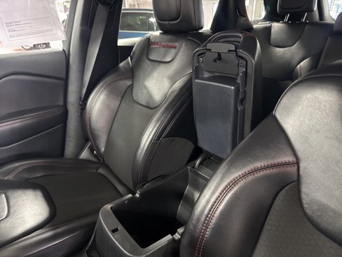 Used 2022 Jeep Cherokee Trailhawk w/ Comfort/Convenience Group image 25