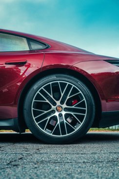 Used 2021 Porsche Taycan 4S image 10