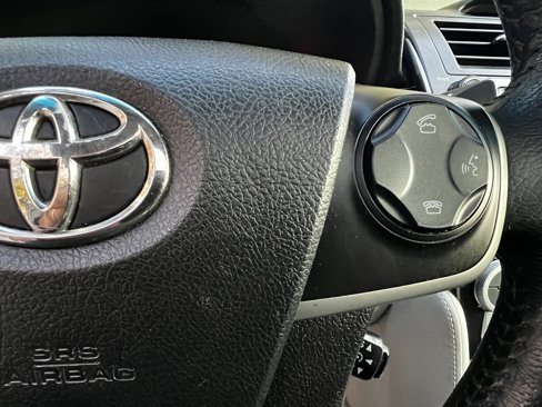 Used 2012 Toyota Camry XLE image 19