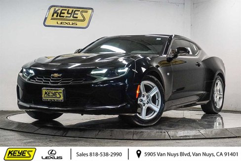 Used 2021 Chevrolet Camaro LT image 1