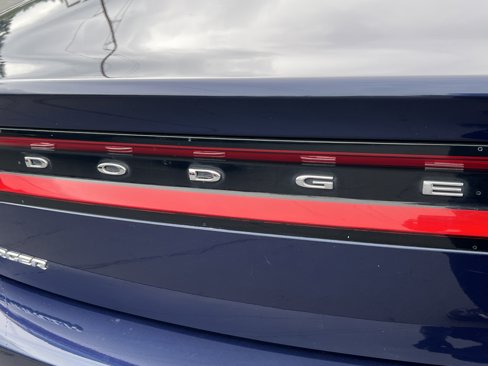 Used 2015 Dodge Charger SXT image 8
