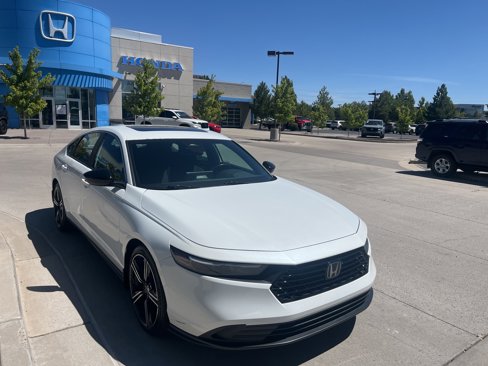 Used 2023 Honda Accord Sport image 3