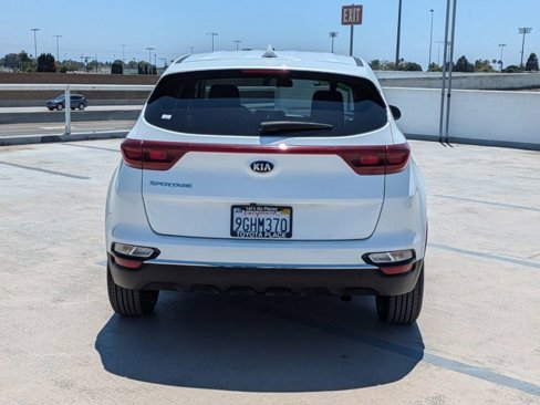 Used 2021 Kia Sportage LX image 9