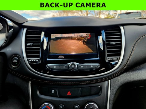 Used 2022 Chevrolet Trax LT w/ LT Convenience Package image 19