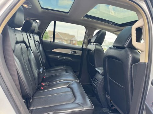 Used 2012 Lincoln MKX AWD image 16