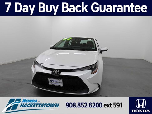 Used 2022 Toyota Corolla LE image 1
