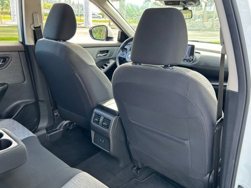 Used 2023 Nissan Rogue SV image 32