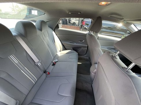 Used 2024 Hyundai Elantra SEL image 18