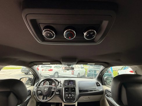 Used 2017 Dodge Grand Caravan SXT image 20