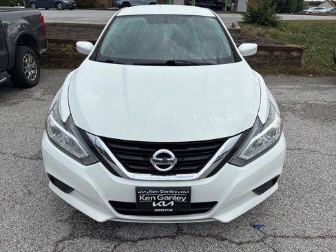 Used 2017 Nissan Altima 2.5 S w/ Power Driver Seat Package image 2