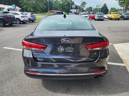 Used 2018 Kia Optima S w/ Panoramic Sunroof Package image 4
