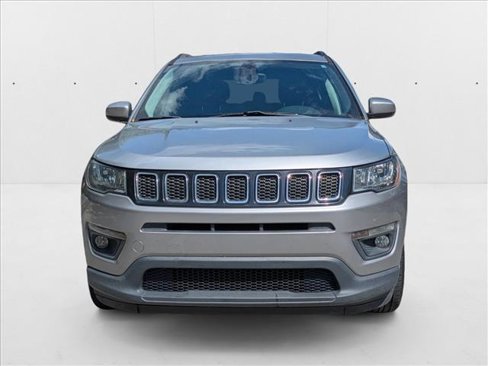 Used 2018 Jeep Compass Latitude image 2