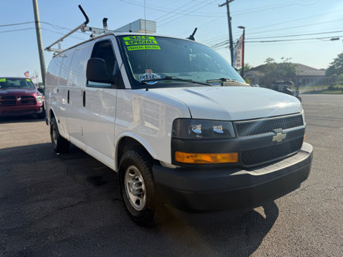 Used 2018 Chevrolet Express 3500 w/ Driver Convenience Package image 5