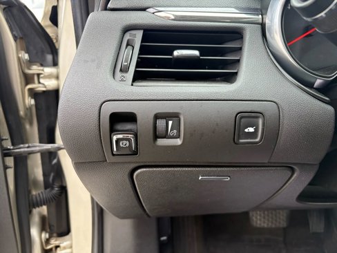 Used 2014 Chevrolet Impala LT image 15