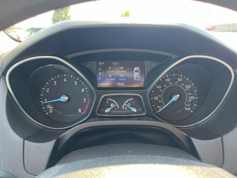 Used 2016 Ford Focus SE w/ SE Power Seat Package image 19
