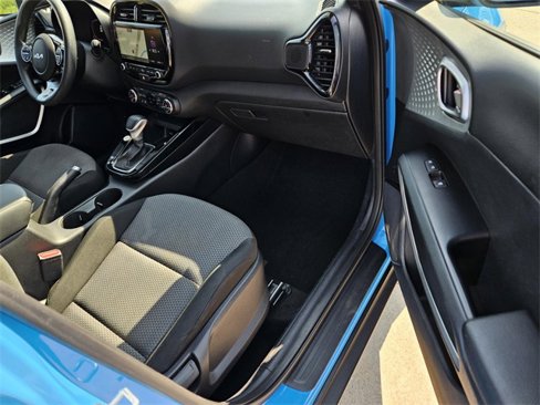 Certified 2023 Kia Soul S image 7