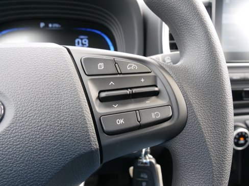 New 2025 Hyundai Venue SE image 21