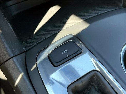 Used 2023 Chevrolet Equinox LT image 30