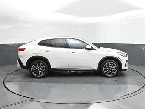 Certified 2025 BMW X2 xDrive28i image 26