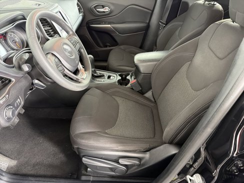 Used 2020 Jeep Cherokee Latitude image 7