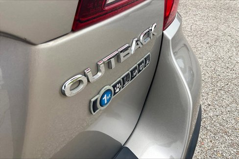 Used 2018 Subaru Outback 2.5i Limited image 9