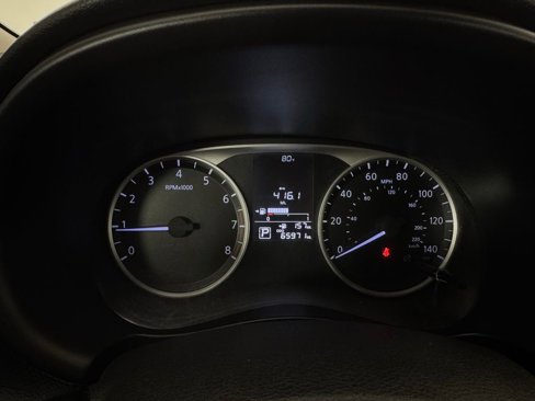 Used 2022 Nissan Kicks S image 17