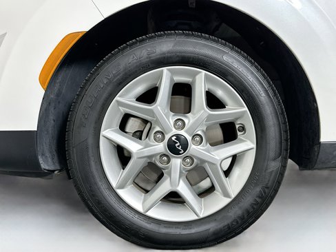 Used 2023 Kia Soul LX w/ LX Technology Package image 11