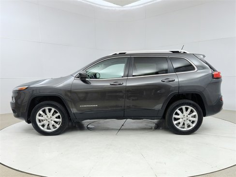 Used 2016 Jeep Cherokee Limited w/ Luxury Group image 4