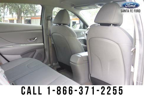 Used 2023 Hyundai Elantra SEL w/ Convenience Package image 39