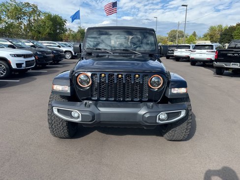 Used 2022 Jeep Gladiator Sport image 2