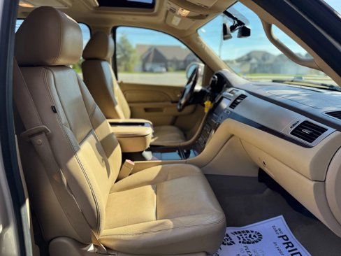 Used 2012 Cadillac Escalade ESV Luxury image 20